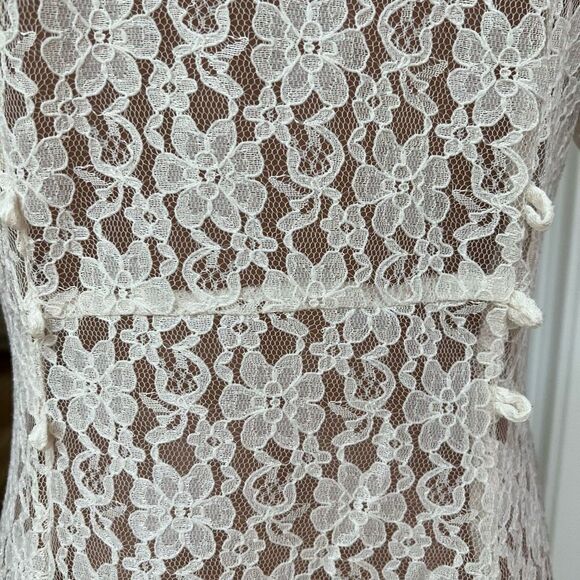 Amy Too! Vintage Ivory lace dress with pearl buttons size M - Picture 5 of 10